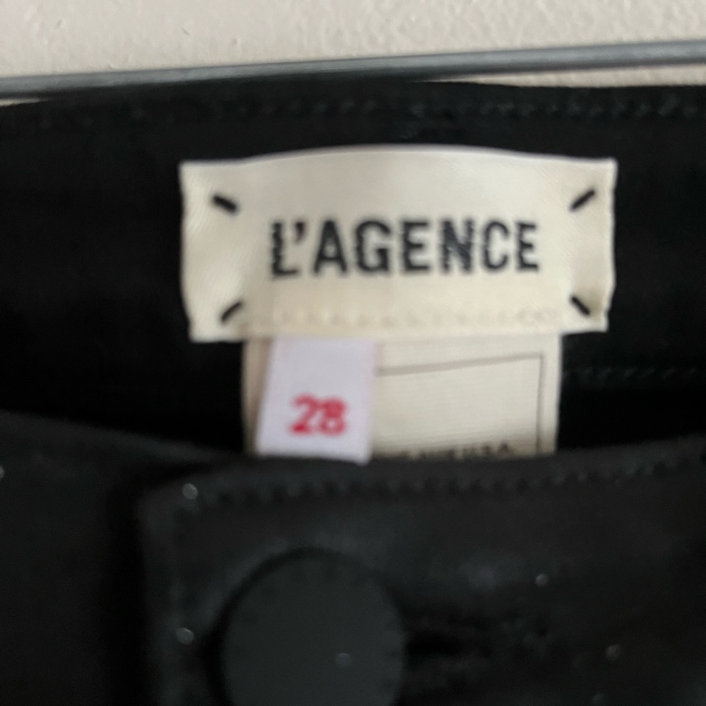 L’agence Slight Sparkles, - image 2